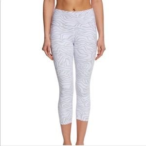 ALO Yoga High Waist Airbrush Capri White Zebra